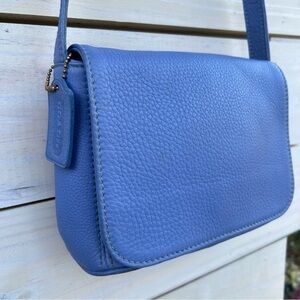 Vintage COACH 4929 Sonoma Small Full Flap Periwinkle Natural Grain Leather Bag
